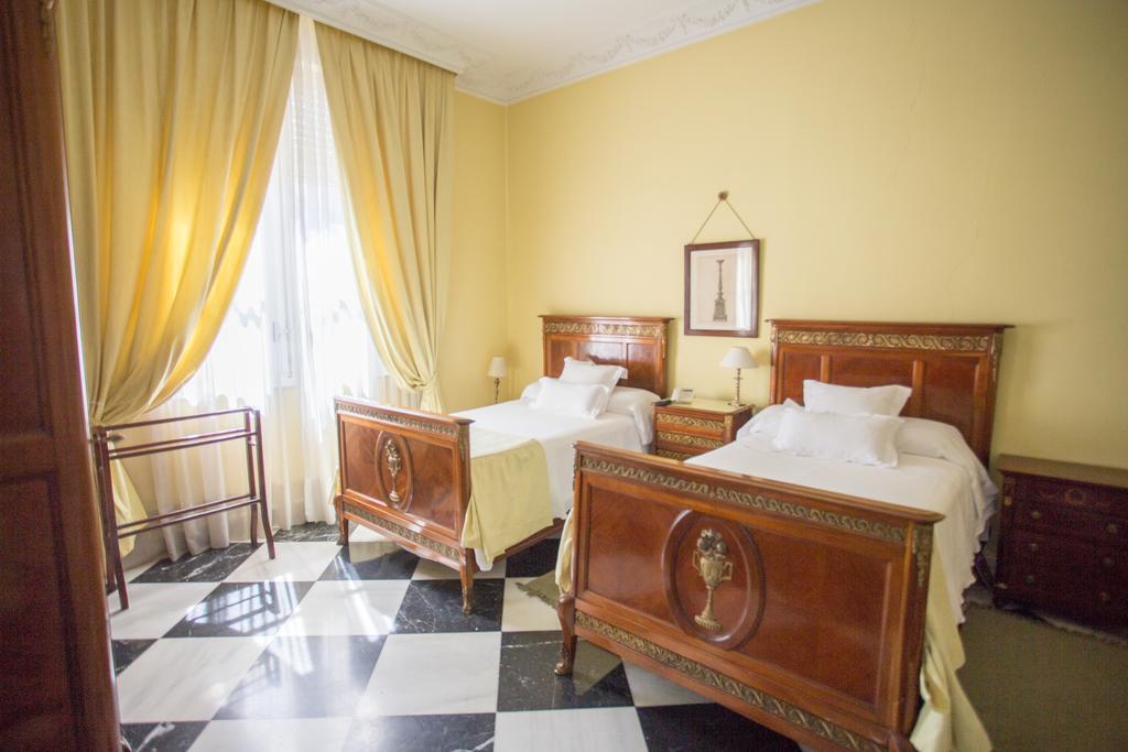 Villa De La Palmera Севилья Экстерьер фото